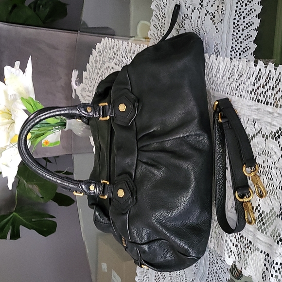 Marc Jacobs Handbags - Authentic Marc Jacobs Groovee 2 Way Q Bag